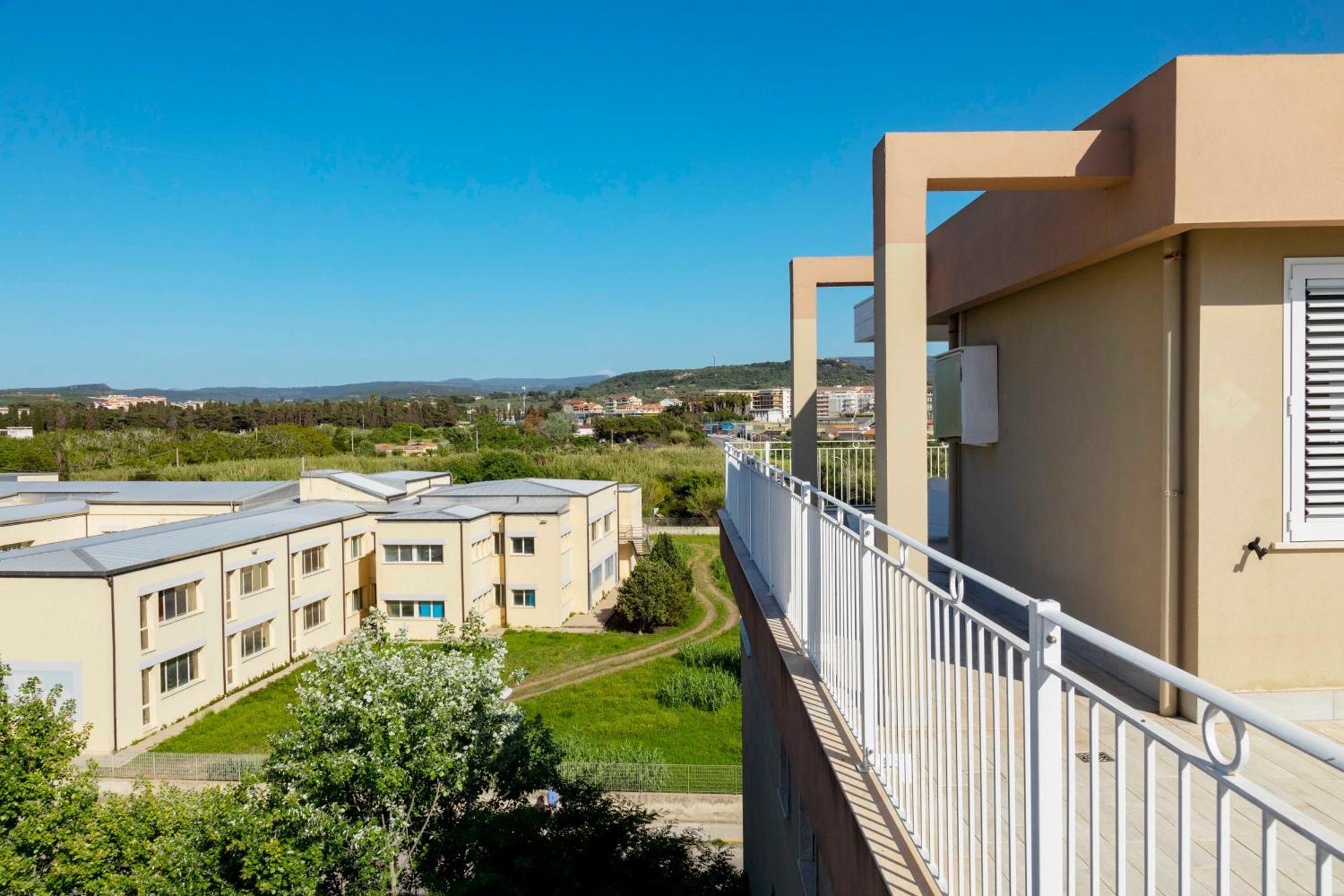 Lovealghero Stanze In Attico Vista Mare Bagian luar foto