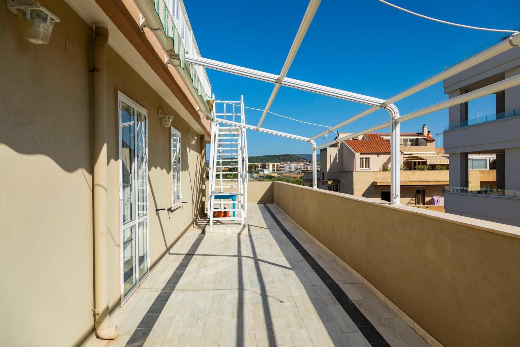 Lovealghero Stanze In Attico Vista Mare Bagian luar foto